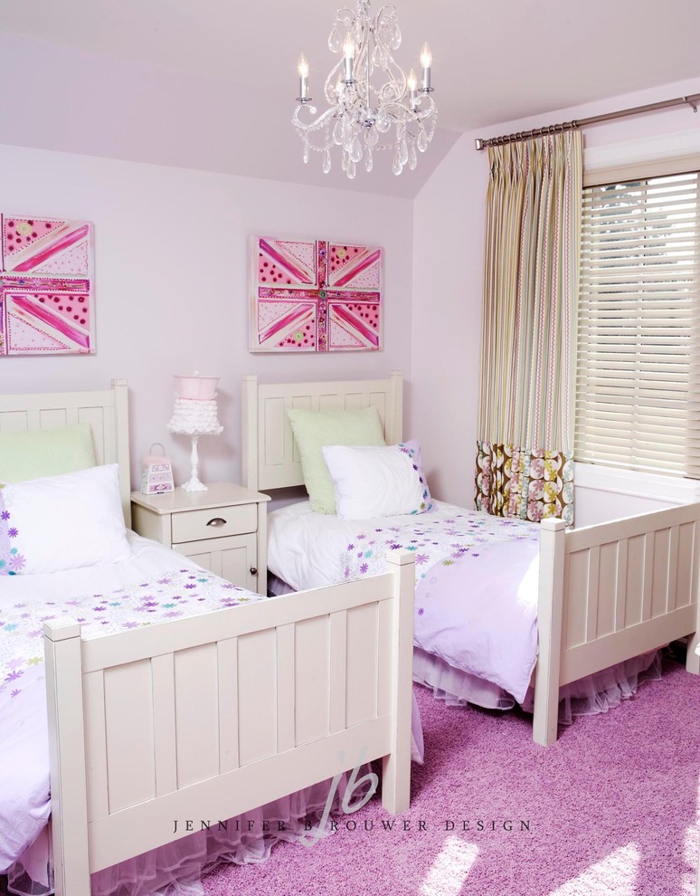 Diseño de dormitorio infantil de 4 a 10 años contemporáneo de tamaño medio con paredes rosas y moqueta