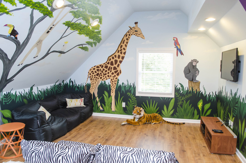 Imagen de dormitorio infantil exótico grande con suelo de madera en tonos medios