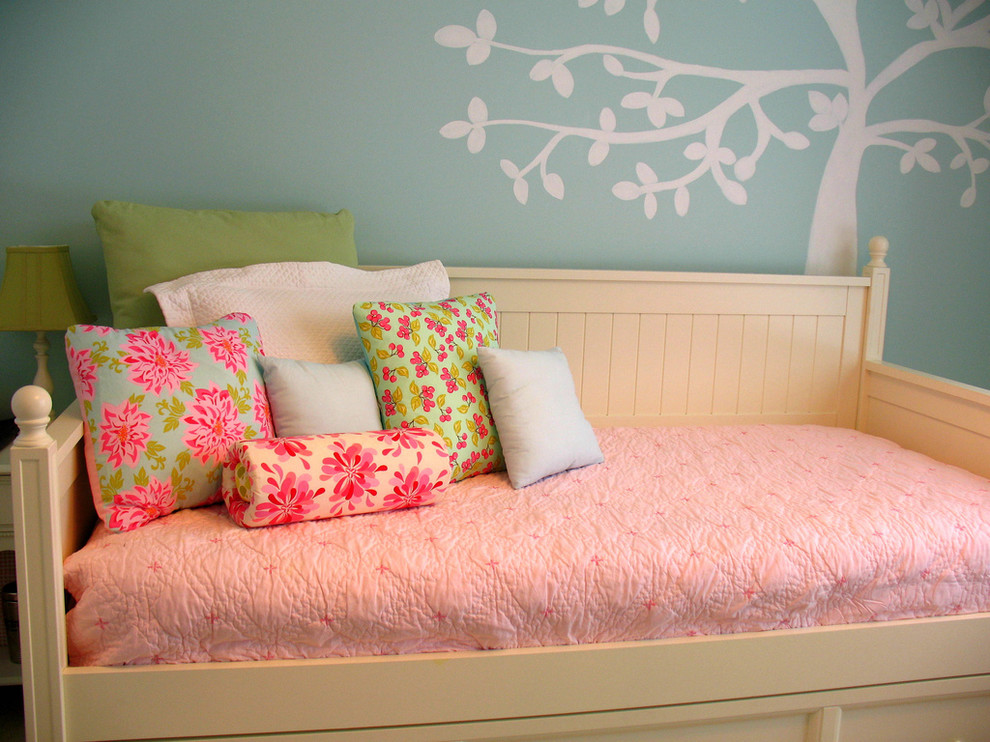 Inspiration for a timeless girl kids' room remodel in Other with blue walls
