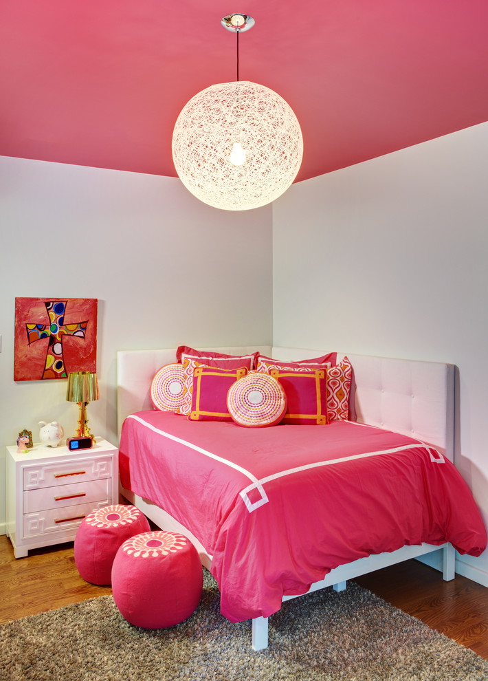 Example of a mid-sized transitional kids' room design in Dallas