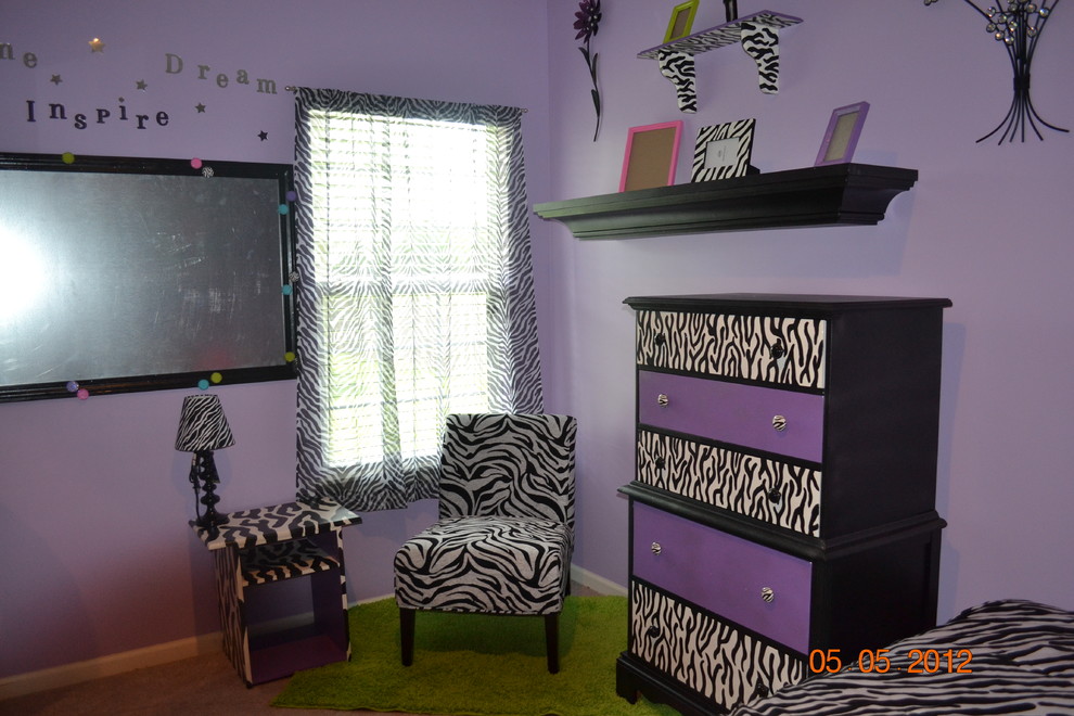 Photo of an eclectic kids' bedroom in Kansas City.