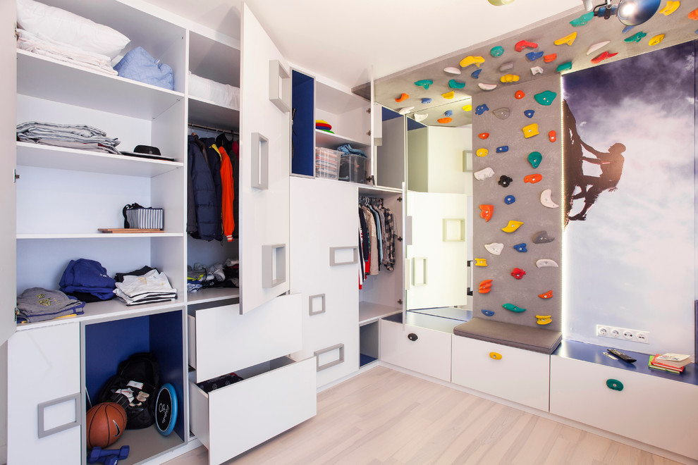 Design ideas for a contemporary teen’s room for boys in Other.
