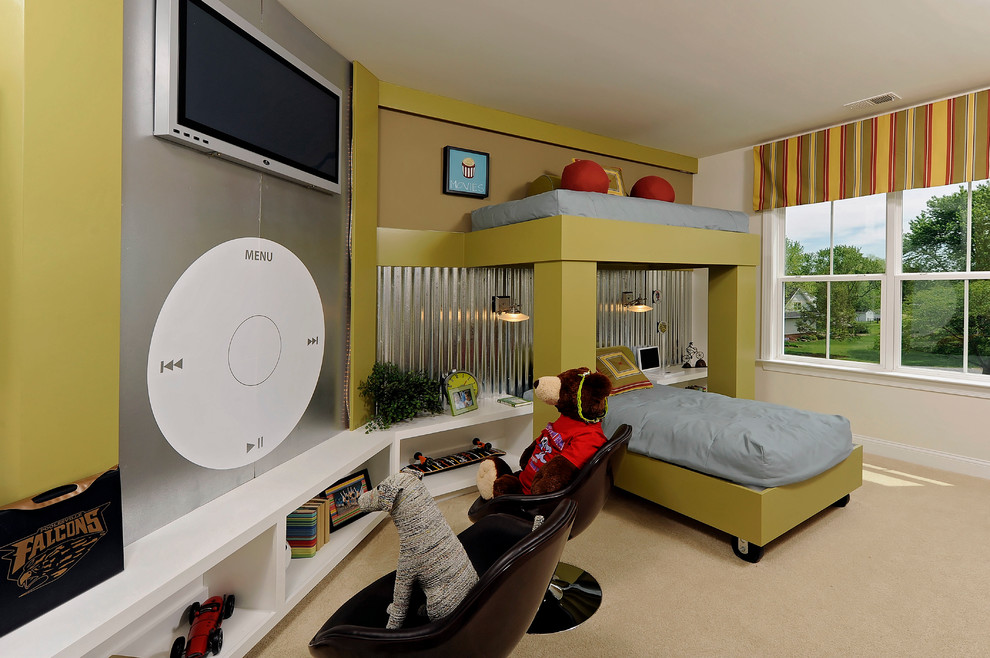 Modelo de dormitorio infantil tradicional renovado con paredes multicolor y moqueta