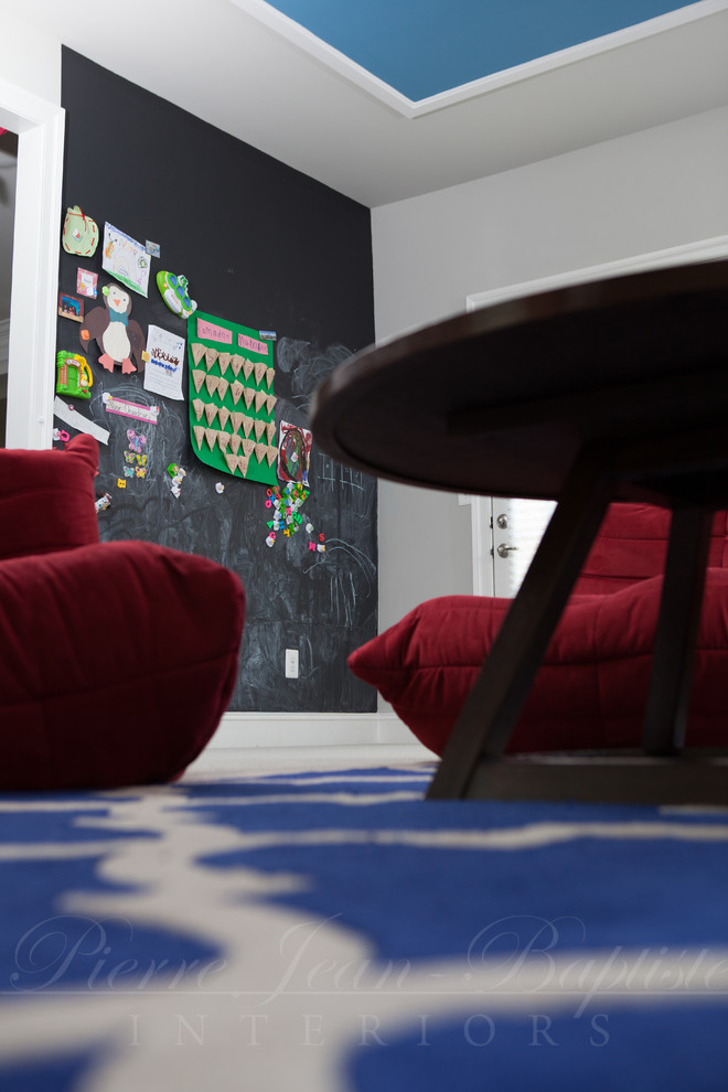 Idée de décoration pour une chambre d'enfant bohème de taille moyenne.
