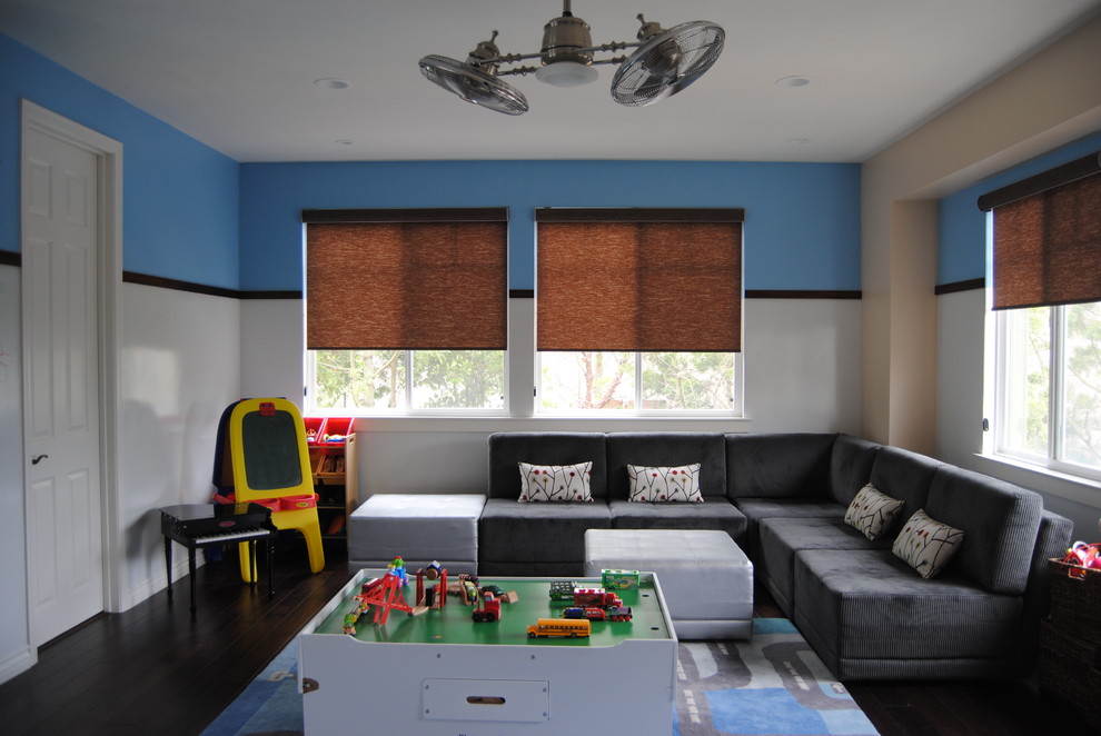 Example of a minimalist kids' room design in San Diego