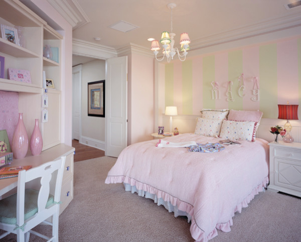 Inspiration for a timeless kids' room remodel in Orlando