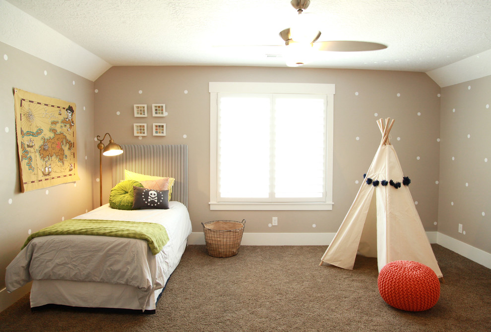 Photo of an eclectic kids' bedroom in Salt Lake City with carpet and grey walls.