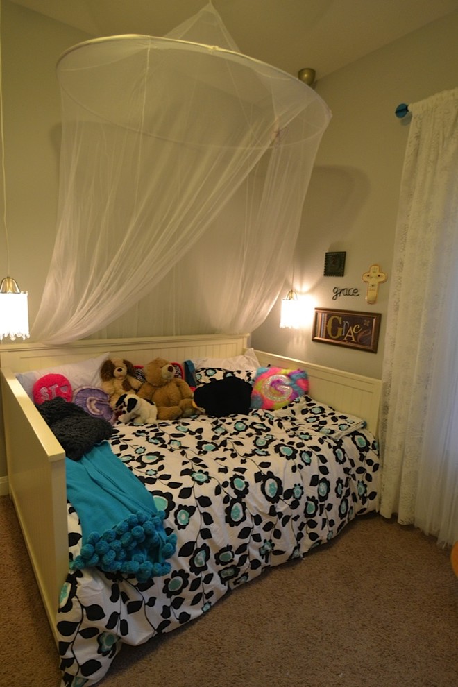 This is an example of a contemporary kids' bedroom in Austin.