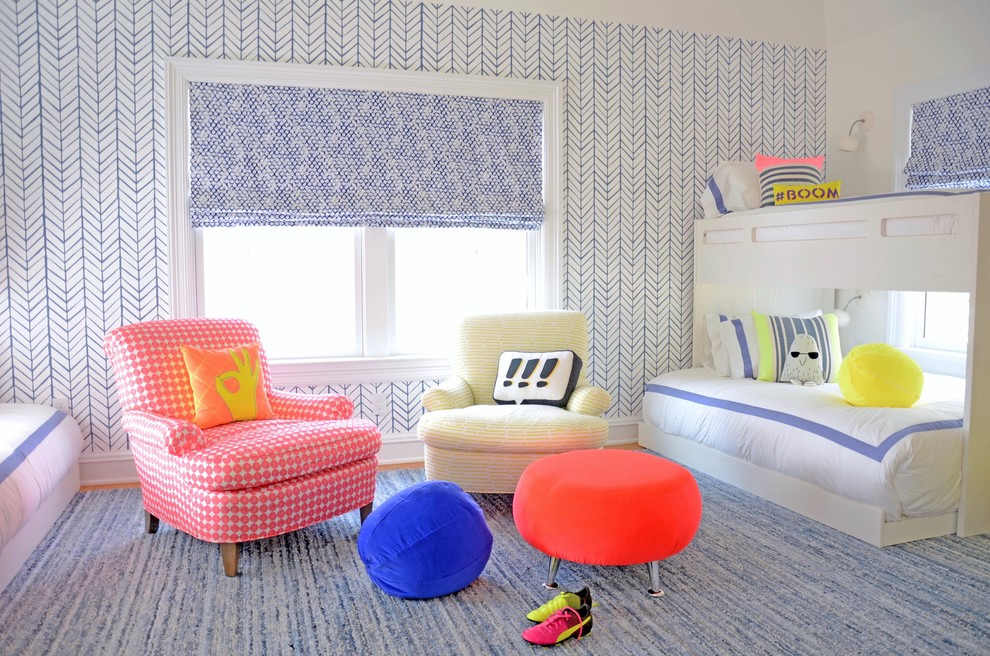 Idéer för mellanstora eklektiska barnrum kombinerat med sovrum, med flerfärgade väggar och heltäckningsmatta