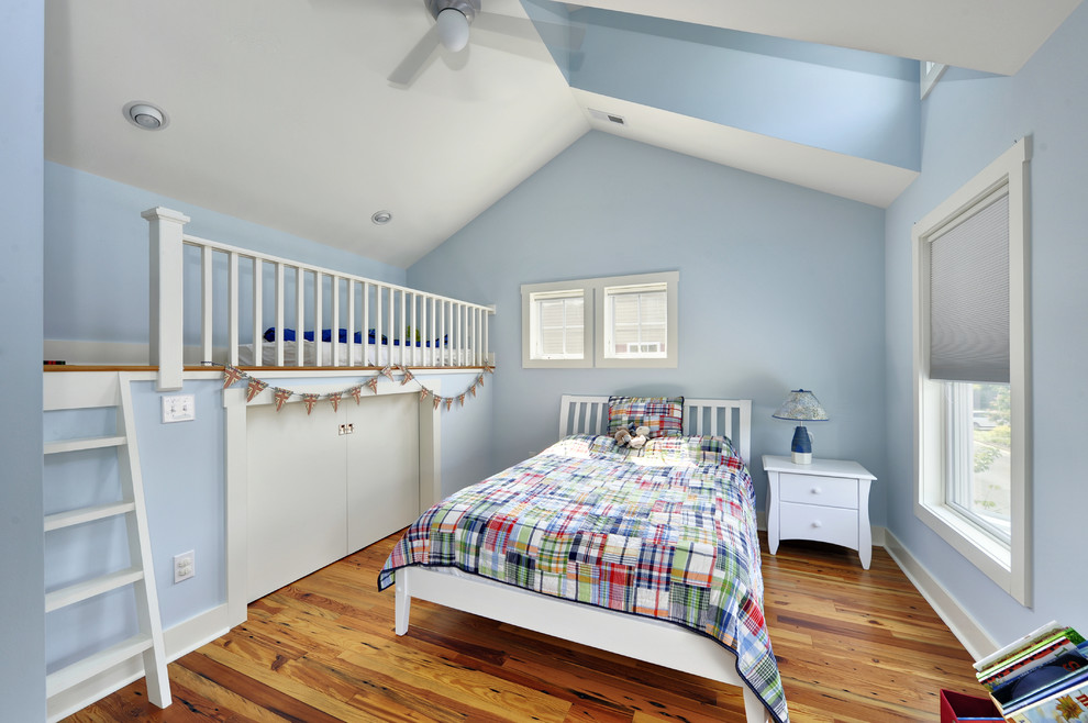 Design ideas for a traditional kids' bedroom in Philadelphia with blue walls.
