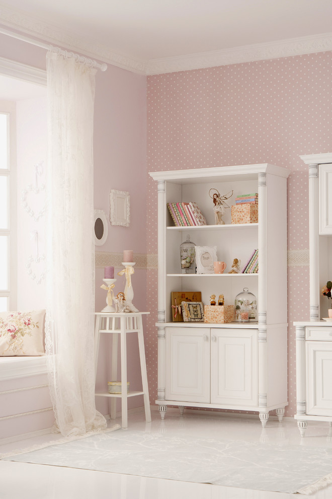 Example of a girl teen room design in Miami