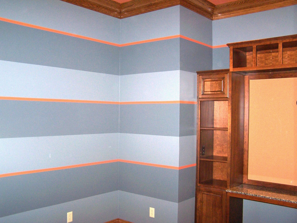 Photo of a traditional kids' bedroom in Louisville.