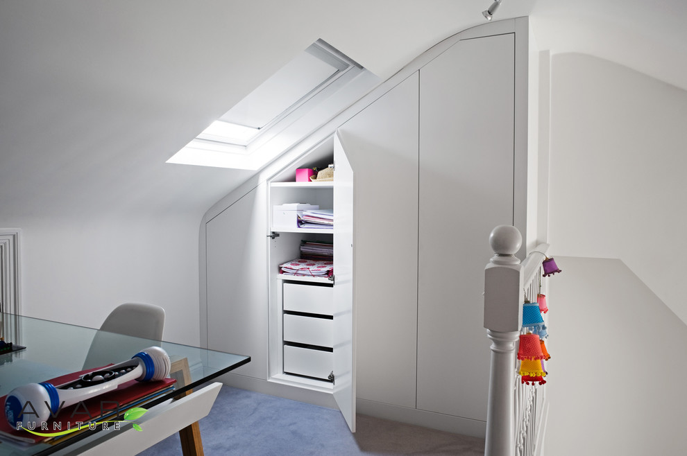 This is an example of a modern kids' bedroom in London.