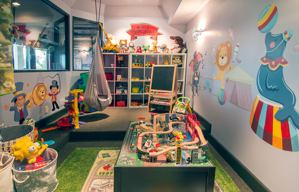 Exempel på ett litet modernt könsneutralt barnrum kombinerat med lekrum och för 4-10-åringar, med lila väggar, heltäckningsmatta och grått golv