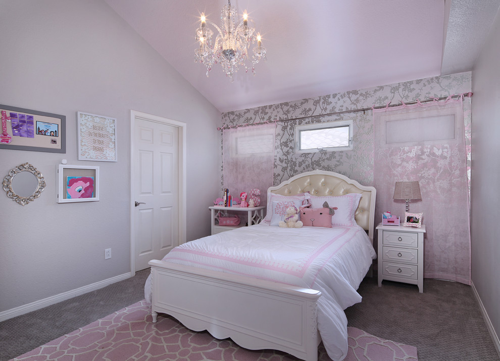 Mittelgroßes Modernes Mädchenzimmer mit Schlafplatz, grauer Wandfarbe, Teppichboden und grauem Boden in Orange County
