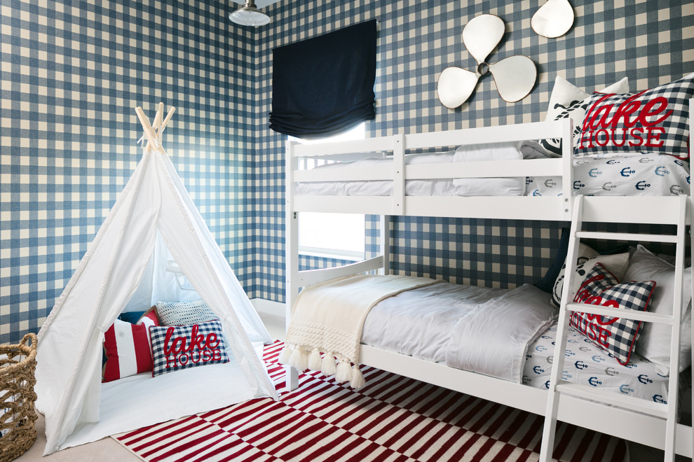 Foto de dormitorio infantil de 4 a 10 años tradicional renovado de tamaño medio con paredes multicolor, moqueta y suelo beige