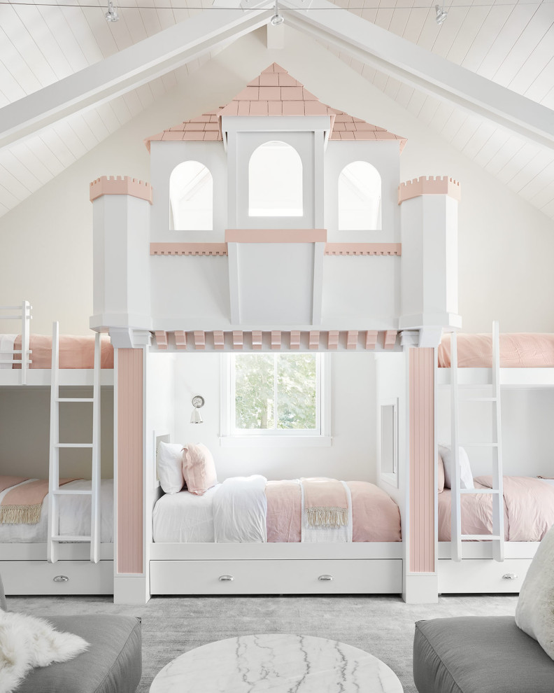 На фото: детская в морском стиле с спальным местом, белыми стенами, серым полом, потолком из вагонки и сводчатым потолком для ребенка от 4 до 10 лет, девочки