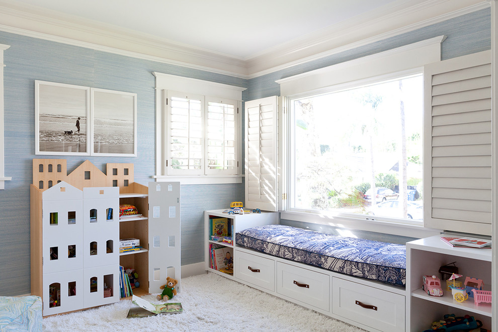 Foto de habitación infantil unisex de 4 a 10 años clásica con paredes azules y moqueta