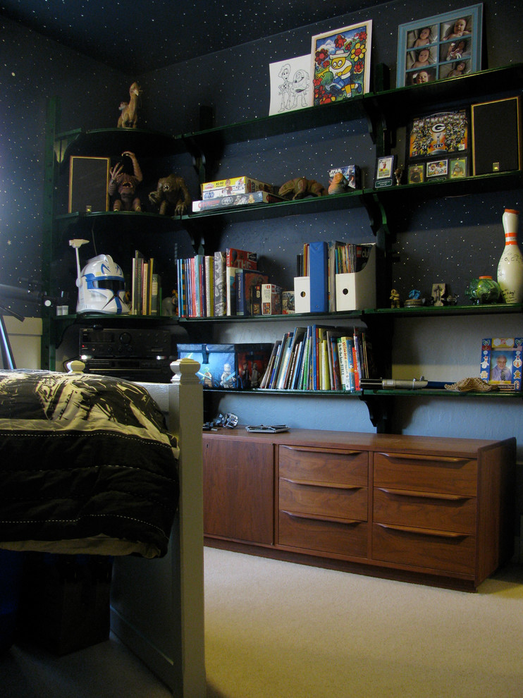 Example of a trendy kids' room design in Milwaukee