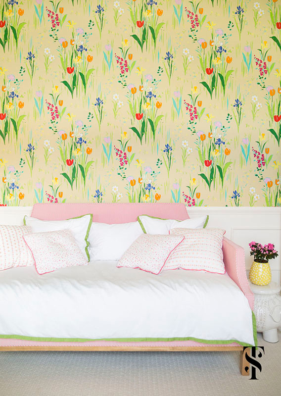 Foto de dormitorio infantil clásico renovado extra grande con paredes multicolor y moqueta