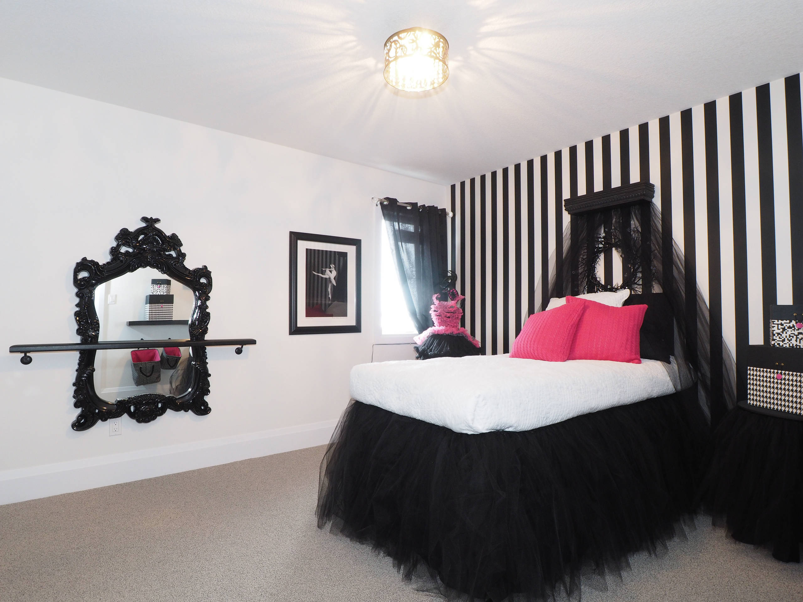Black And White Bed Skirt - Photos & Ideas | Houzz