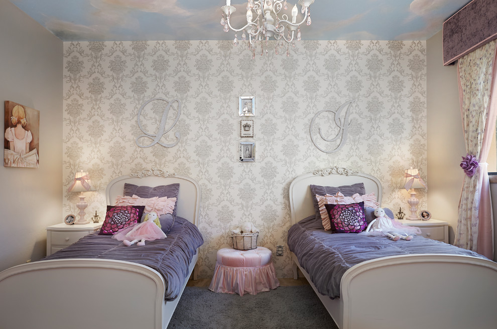 Design ideas for a vintage children’s room for girls in Phoenix with grey walls.