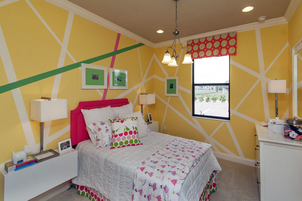 Mittelgroßes Klassisches Mädchenzimmer mit Schlafplatz, Teppichboden und bunten Wänden in Orlando