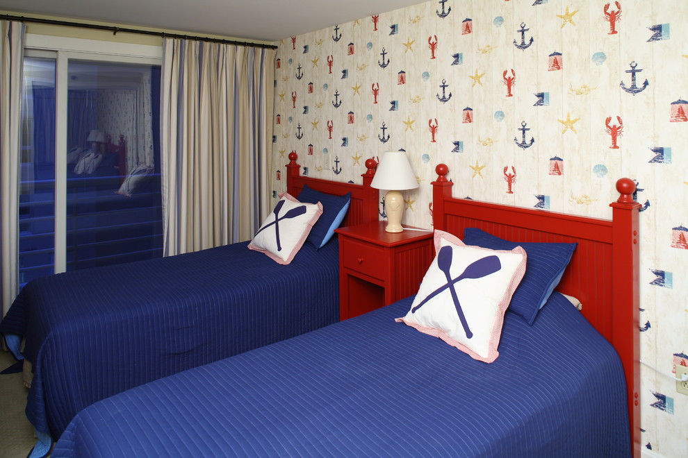 Idée de décoration pour une chambre d'enfant de 4 à 10 ans marine de taille moyenne avec un mur multicolore et moquette.