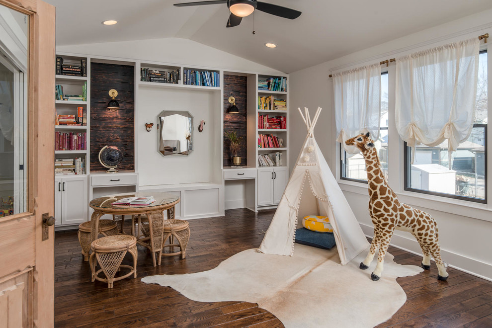 Design ideas for a classic kids' bedroom in Nashville.