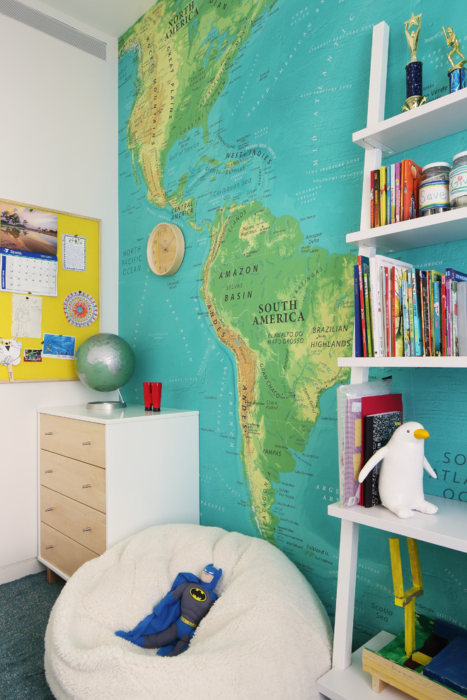 Exemple d'une chambre d'enfant de 4 à 10 ans tendance de taille moyenne avec un mur blanc et moquette.