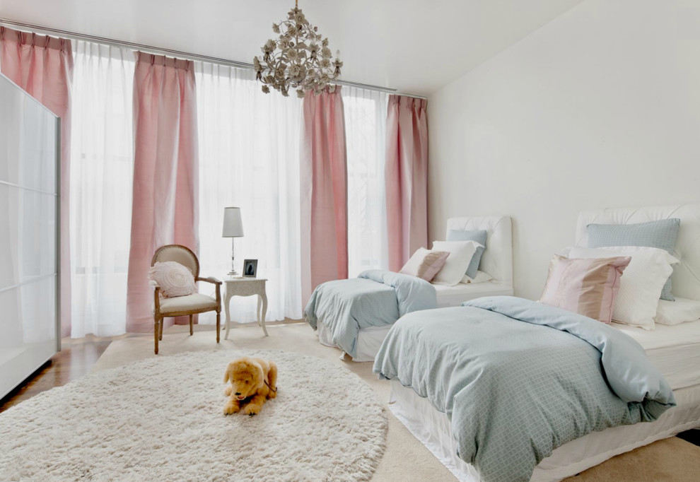 Mittelgroßes Modernes Mädchenzimmer mit Schlafplatz, weißer Wandfarbe und Teppichboden in New York