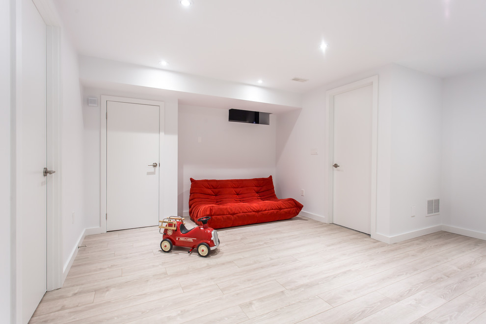 Example of a minimalist kids' room design in Toronto