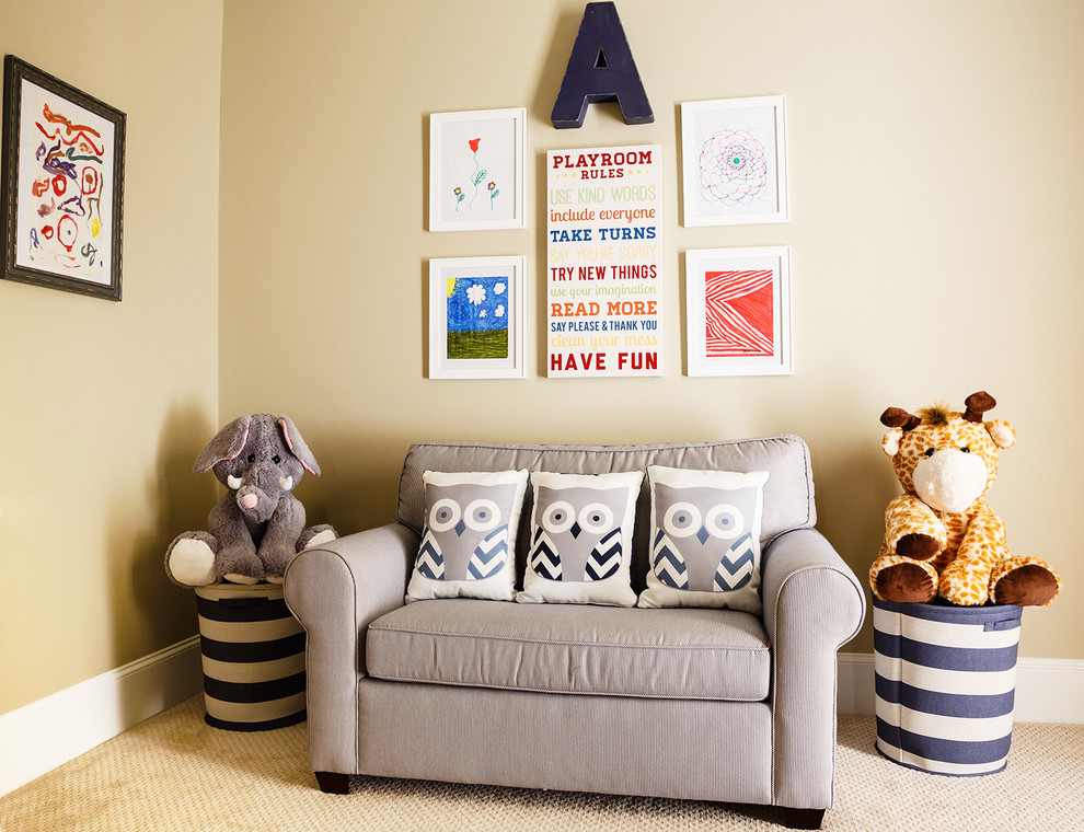 Imagen de dormitorio infantil de 4 a 10 años mediterráneo de tamaño medio con paredes beige y moqueta