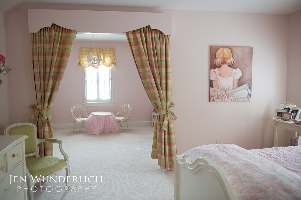 This is an example of a classic kids' bedroom in Atlanta.