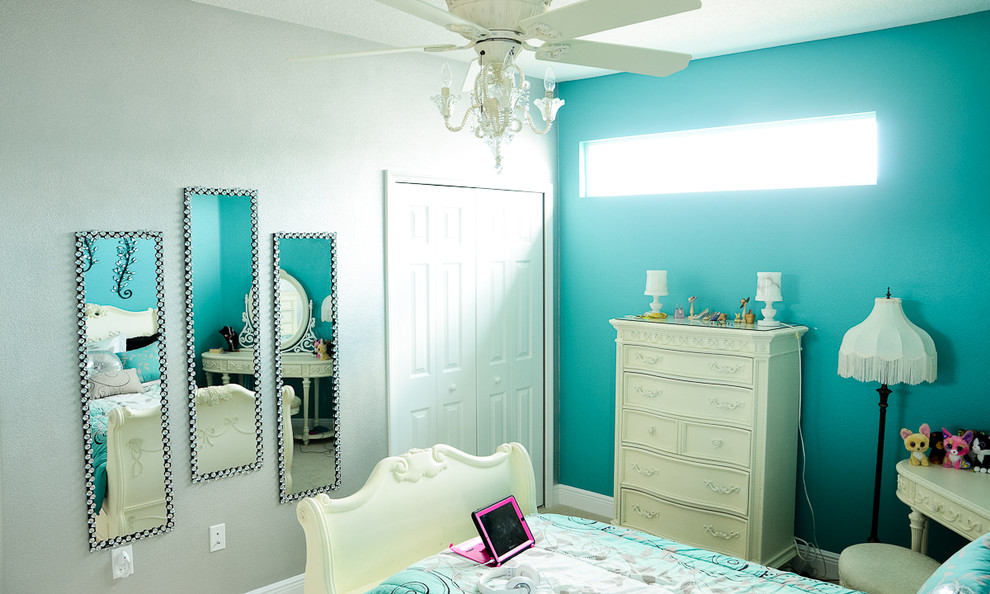 Kids' bedroom - traditional girl carpeted kids' bedroom idea in Orlando