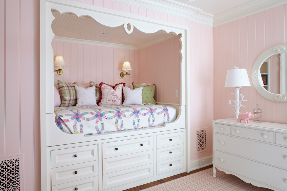 Inspiration for a traditional kids' bedroom for girls in Chicago.