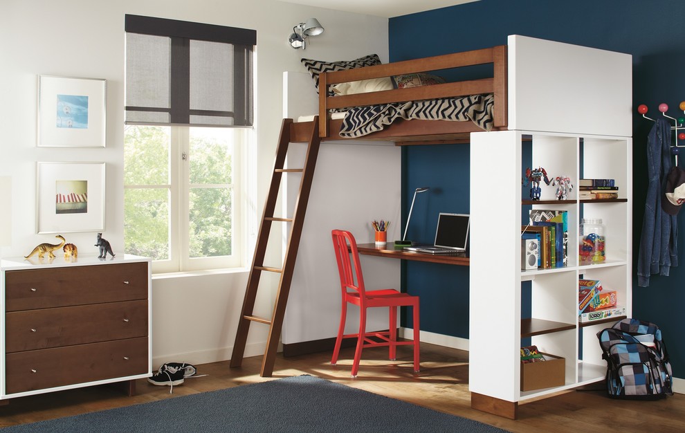 Cette photo montre une chambre d'enfant moderne avec un lit mezzanine.