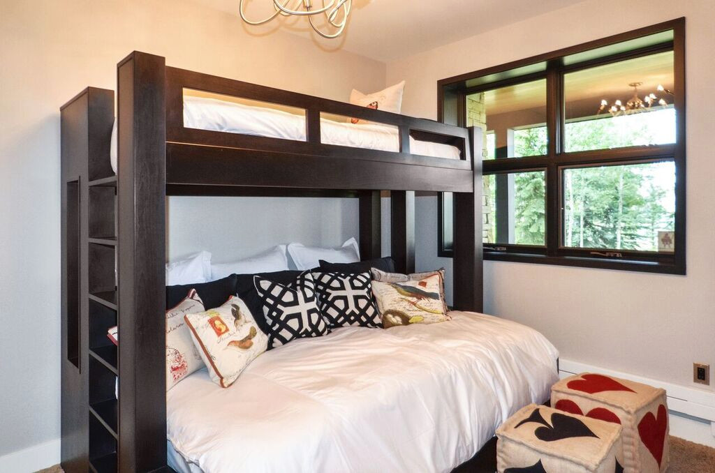 Single Bed To Double Bed - Photos & Ideas | Houzz