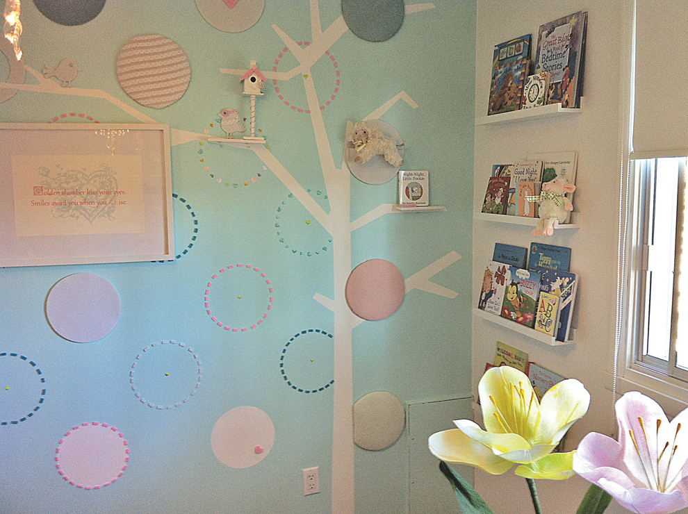 Example of a trendy kids' room design in Montreal