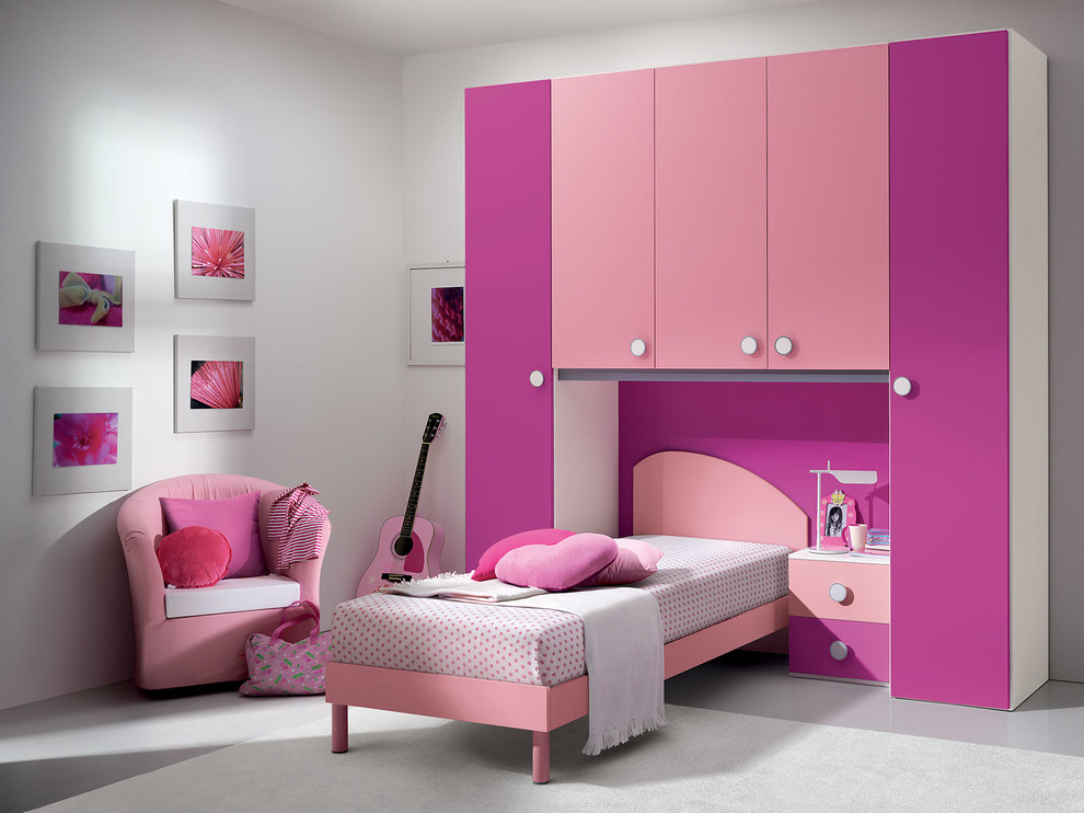 Design ideas for a modern kids' bedroom for girls in New York.