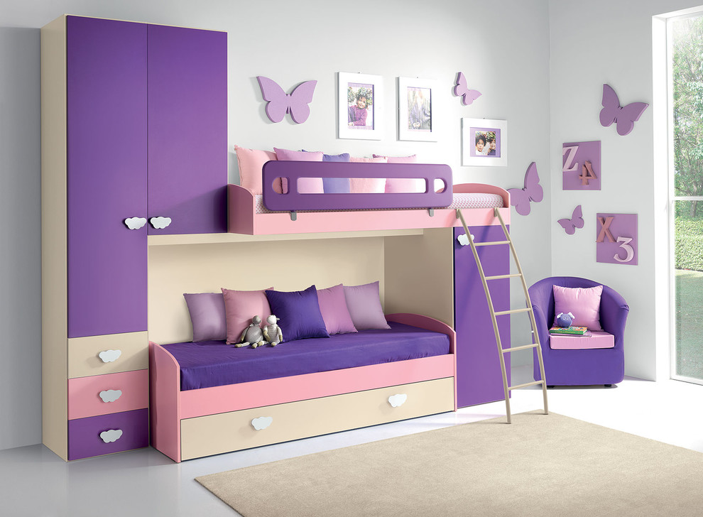 Exempel på ett modernt barnrum kombinerat med sovrum