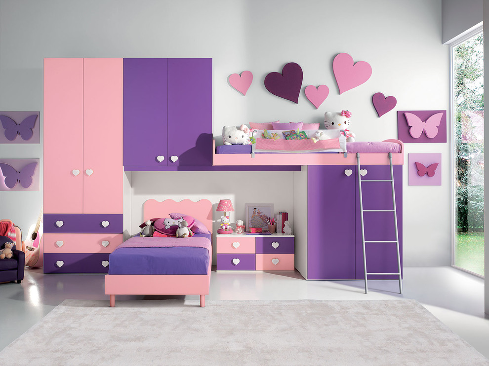 Design ideas for a small modern kids' bedroom for girls in New York.