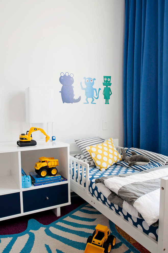 Foto på ett funkis pojkrum kombinerat med sovrum
