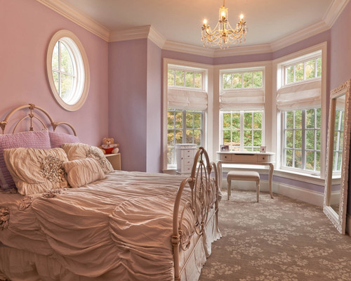 проект дома с лиловой светло фиолетовой спальней окна эркера стоимость на сайте