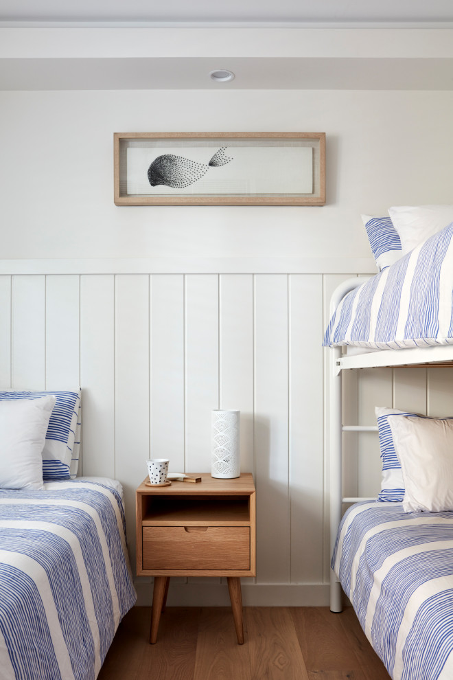 Inspiration for a small beach style kids' bedroom in Sunshine Coast.