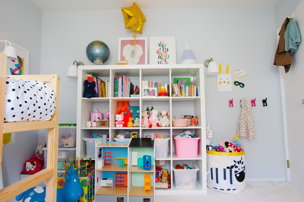 Inspiration pour une chambre d'enfant traditionnelle.