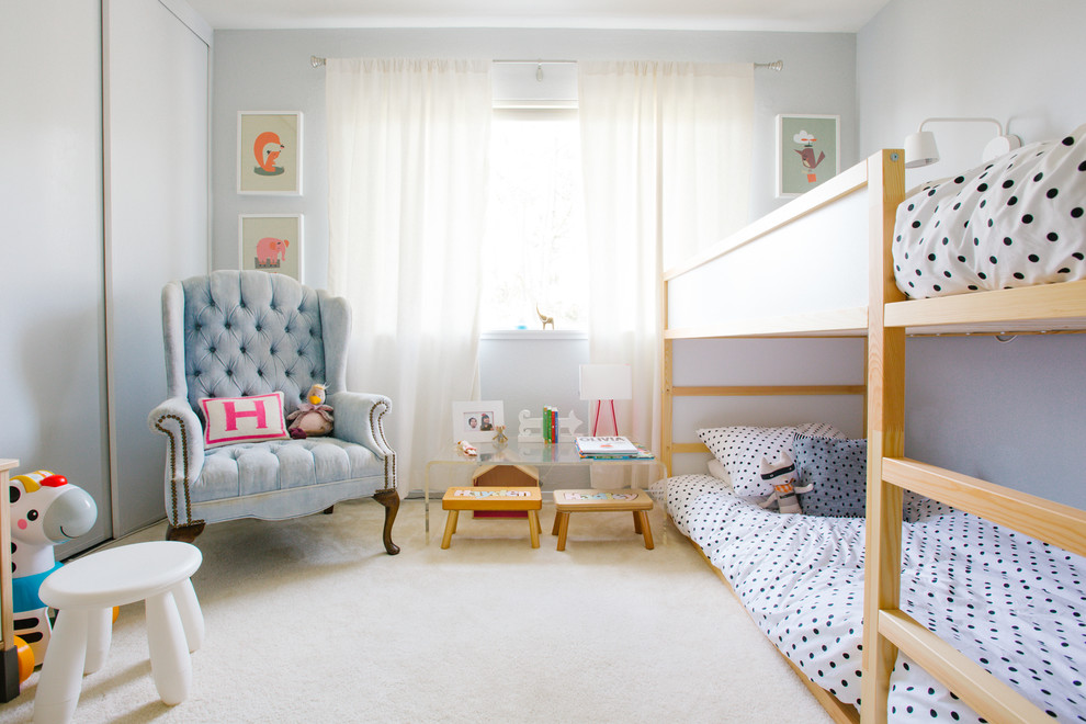 Inspiration for a transitional kids' room remodel in San Francisco