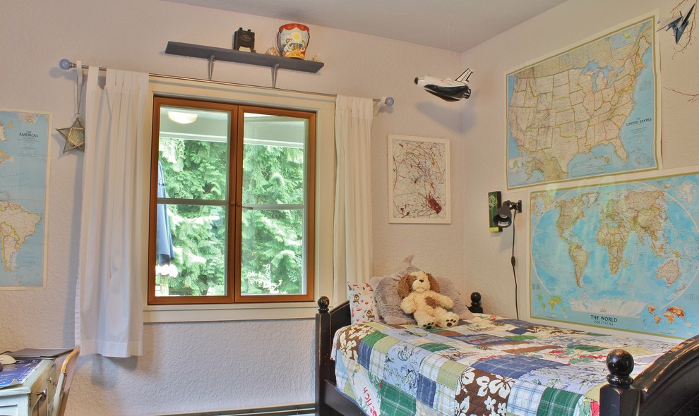 Photo of a rural kids' bedroom in Seattle.