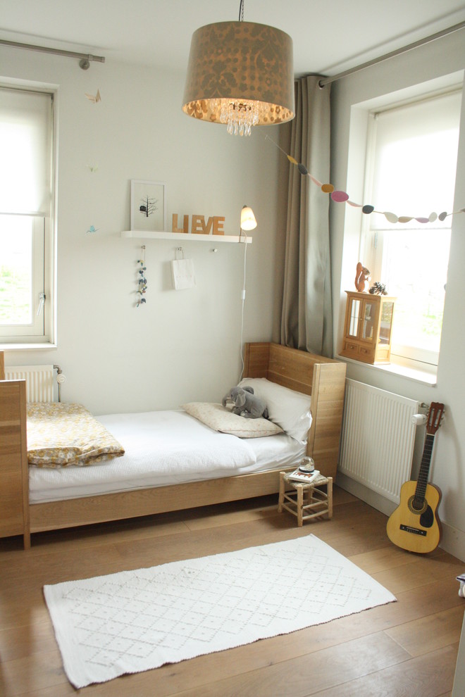 Design ideas for a contemporary kids' bedroom in Amsterdam.