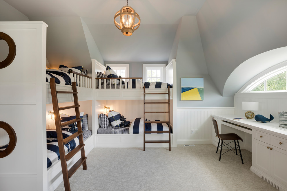 На фото: нейтральная детская среднего размера в морском стиле с спальным местом, серыми стенами, ковровым покрытием и серым полом для ребенка от 4 до 10 лет, двоих детей